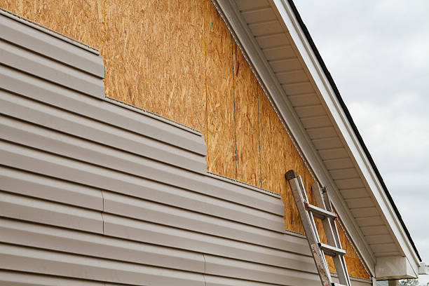 Professional Siding Inspection technician working in Fredonia, PA
